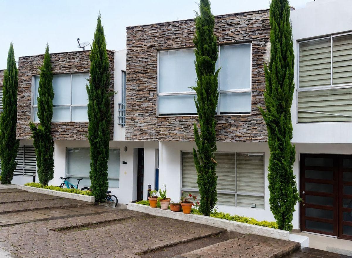 RENTA CASA EN CUMBAYA SECTOR SAN JUAN ALTO - 1