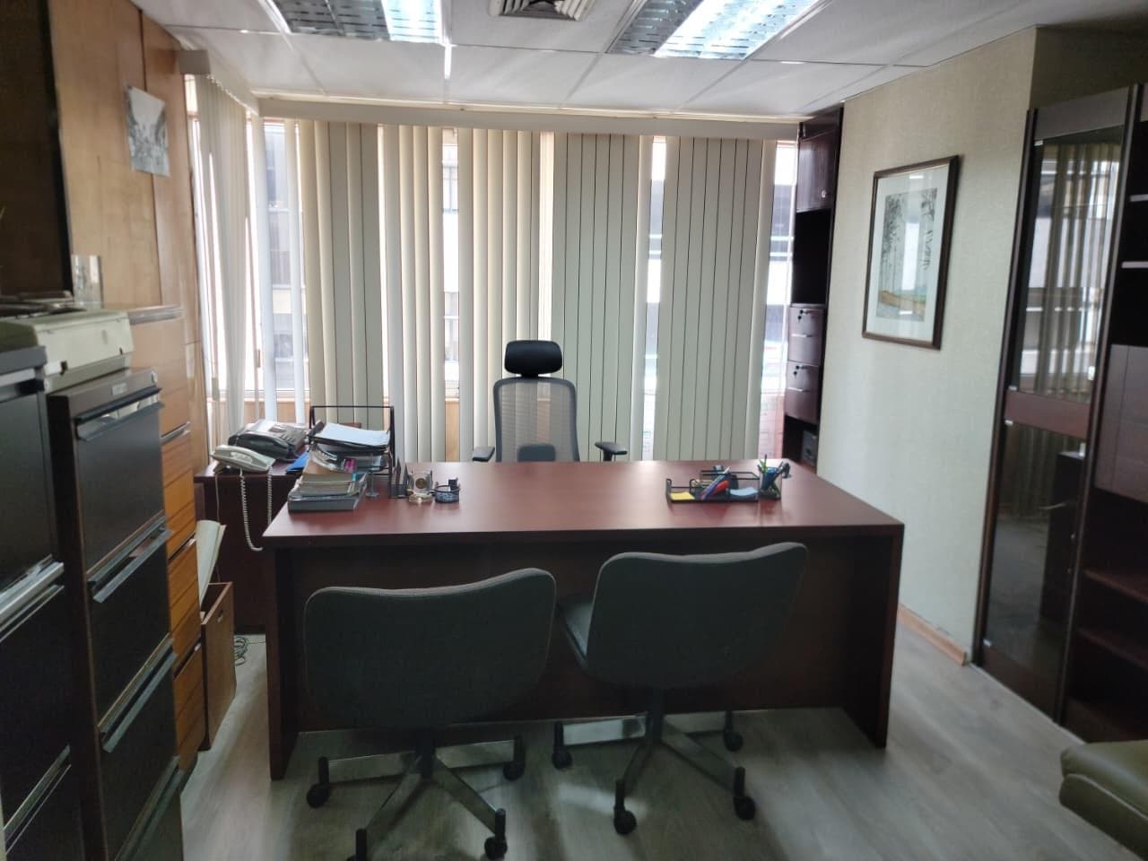 Venta de Oficina en el Centro de Guayaquil con Seguridad: Vigilancia y control de accesos. Gi.P. - 1