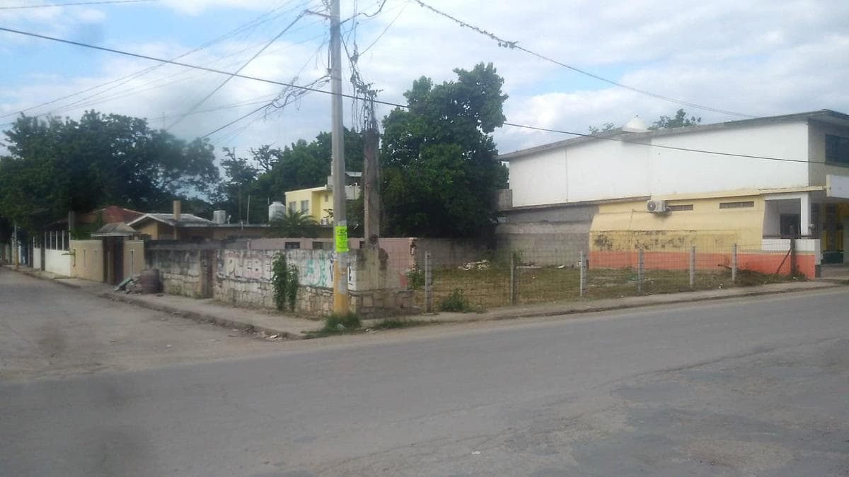 Terreno - Victor Manuel Santos - 1