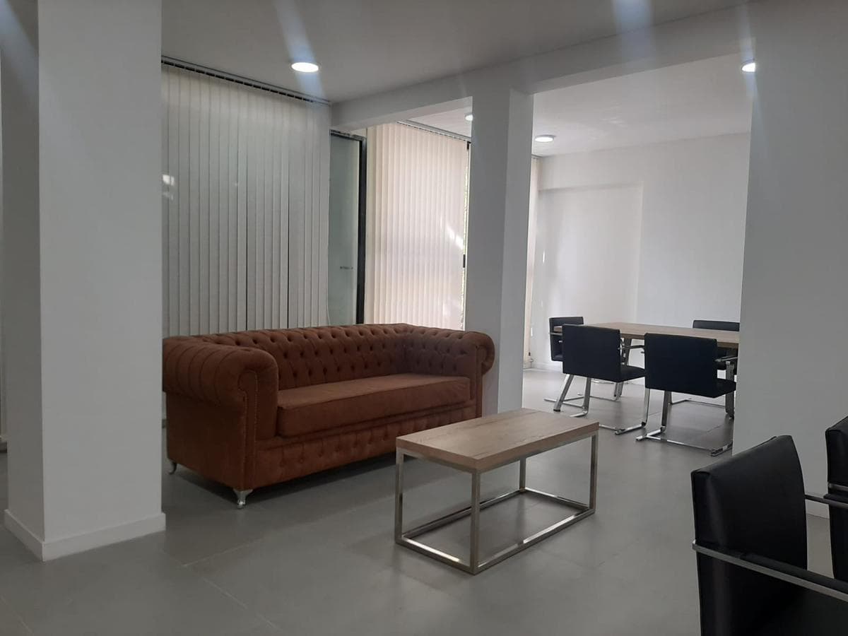 EXCELENTES OFICINAS A ESTRENAR EN 1º PISO - 1