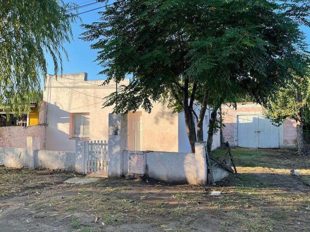 Casa en venta en Ranchos, General Paz, Bs As. - 1
