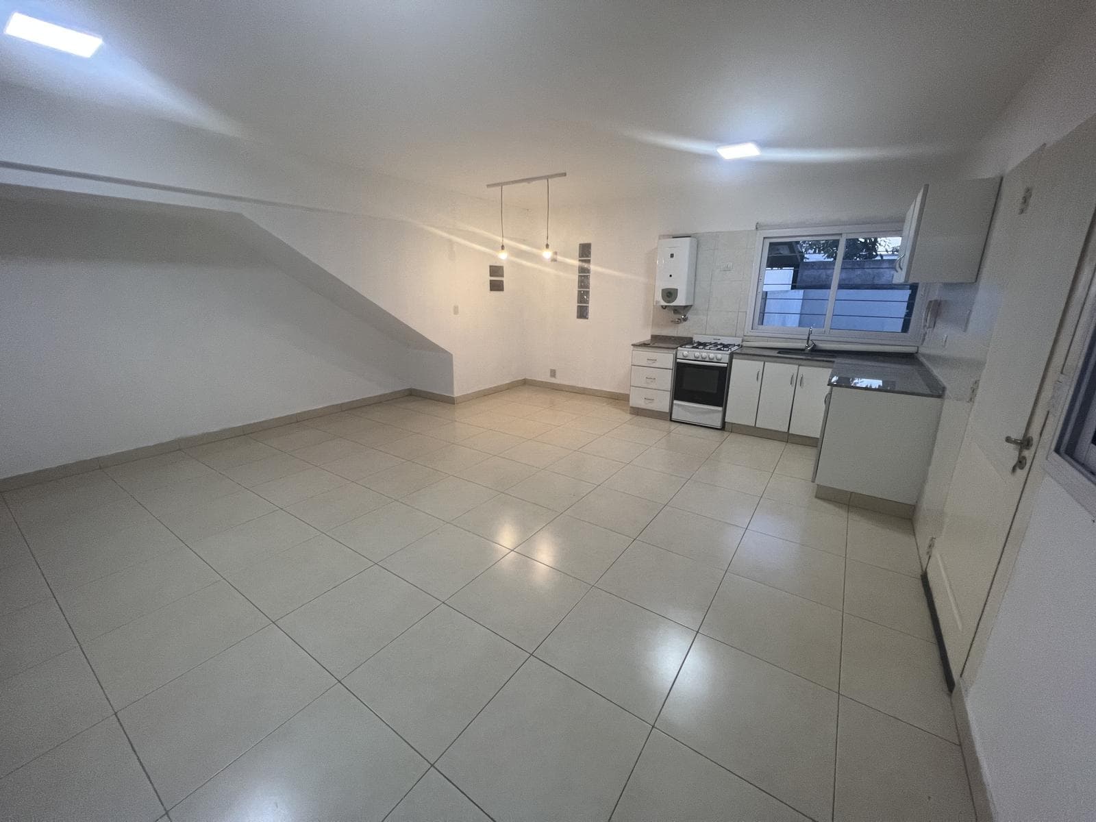 Casa en alquiler en Paraguay al 100 (yerba buena, procrear) - 1