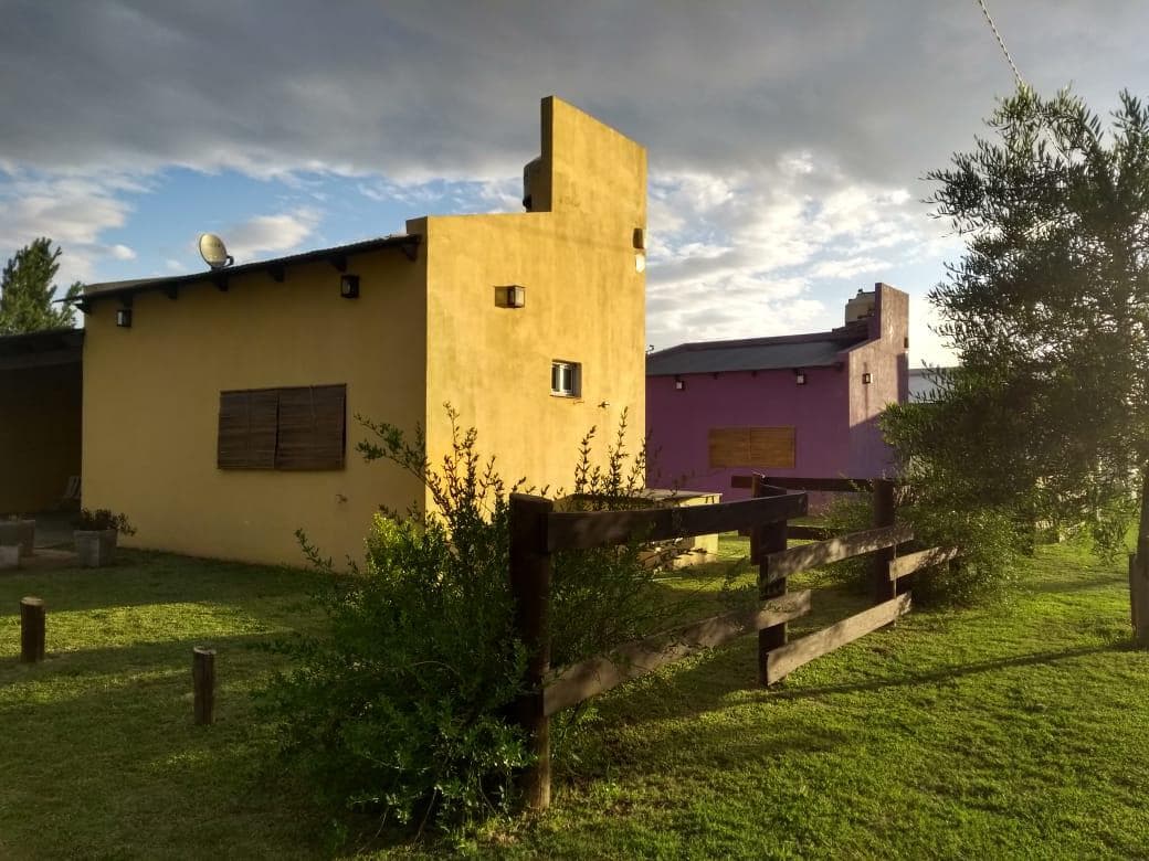 Casas en venta - 1 dormitorio 1 baño - 200mts2 - Bolivar - 1