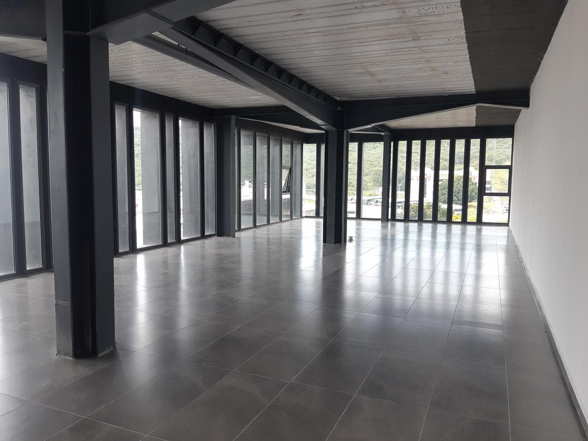 RENTA| Oficina Corp. é de 135 m2 obra blanca - 1