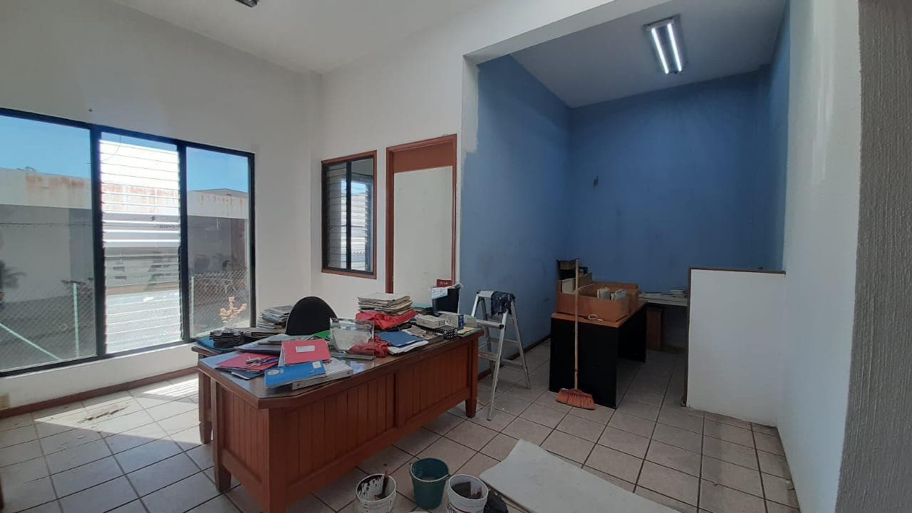 En Renta Espacios para Oficina en Col. Del Bosque Norte, Santa Lucia Del Camino - 1
