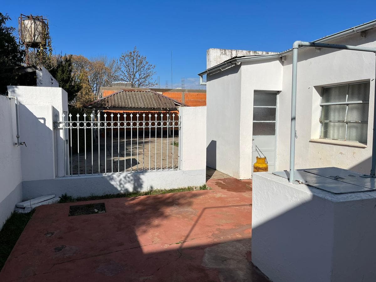 Casa en venta - 3 dormitorios 1 baño - 100mts2 - General Alvear - 1
