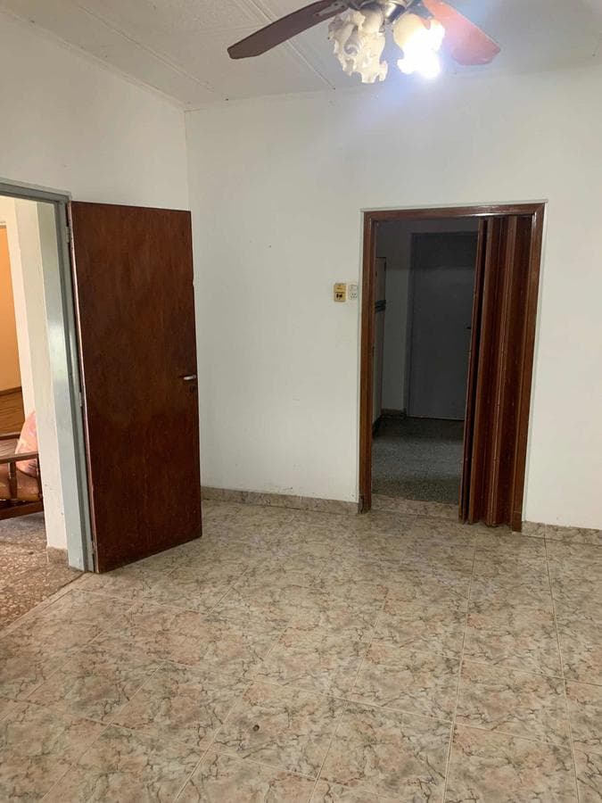 Casa en venta - 2 dormitorios 1 baño 1 cochera - 130mts2 - Mechita - 1