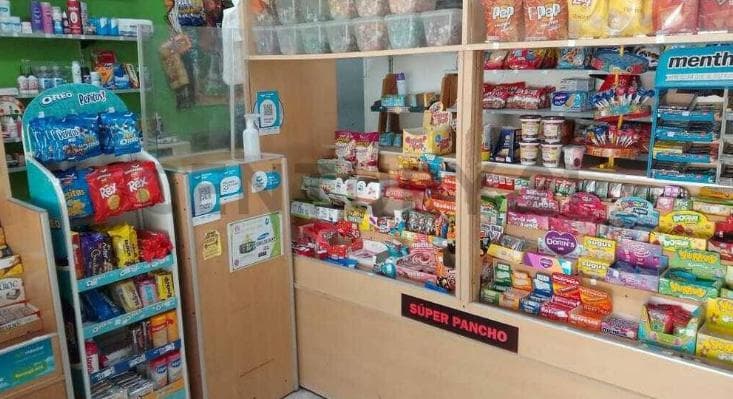 LOCAL EN VENTA- FONDO DE COMERCIO FRENTE A ESCUELA- - 1