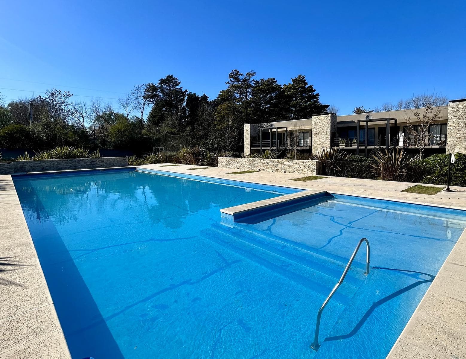 Departamentos en Venta 1 y 3 dormitorios con Amenities en pueblo de Los Cardales - 1