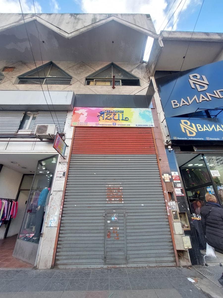 Excelente local en alquiler Avellaneda al 2700 ! - 1
