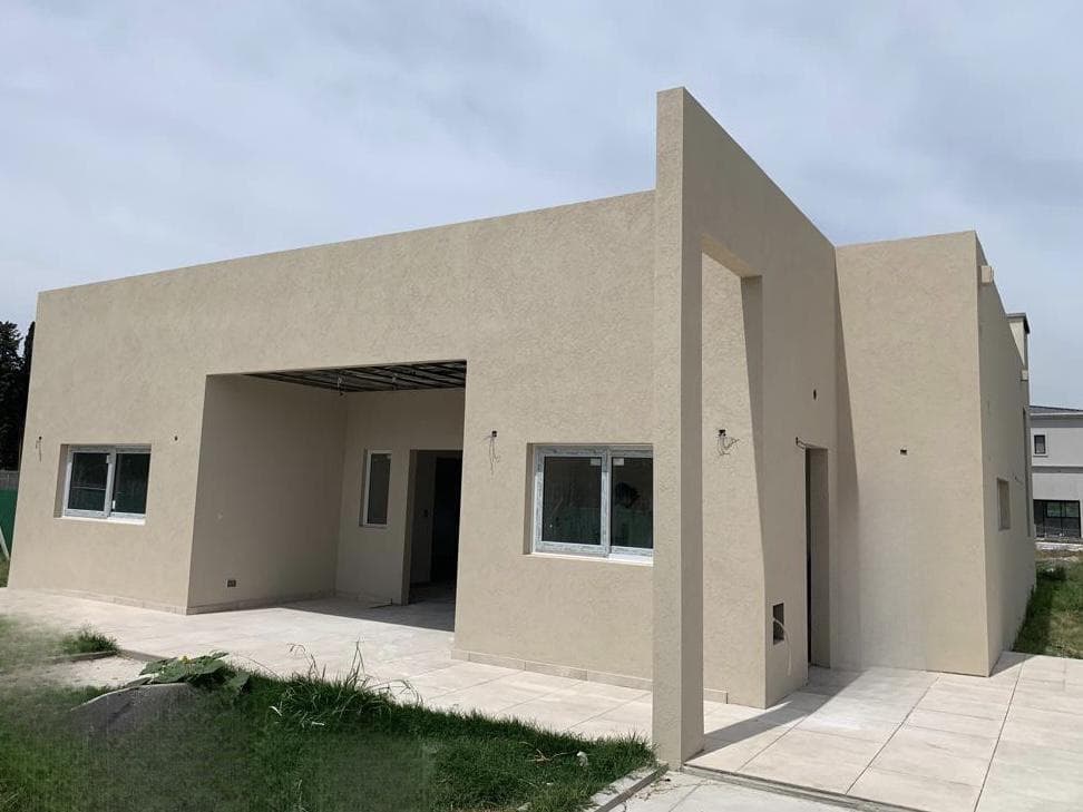 Casa en Venta 4 ambientes Prados del Oeste Moreno - 1