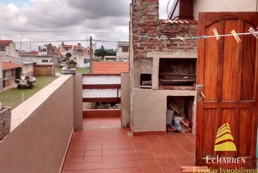 Casa en venta de 4 dormitorios c/ cochera en Santa Clara del Mar - 1