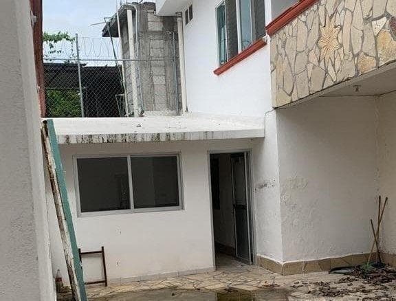 SE RENTA EDIFICIO PARA OFICINAS EN TERÁN - 1