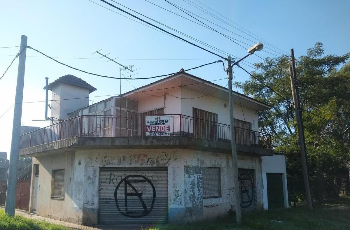 Casa en venta 5 ambientes en Florencio Varela - 1
