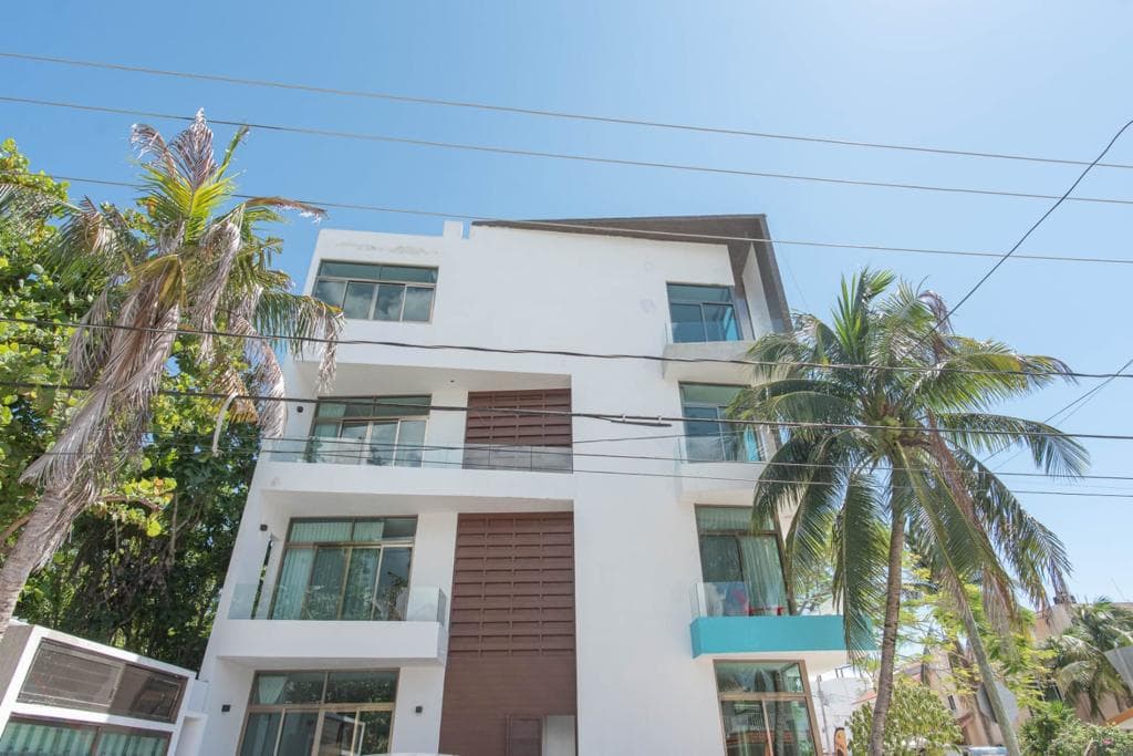 Edificio Comercial en Venta en Puerto Morelos B-EMM6845 - 1