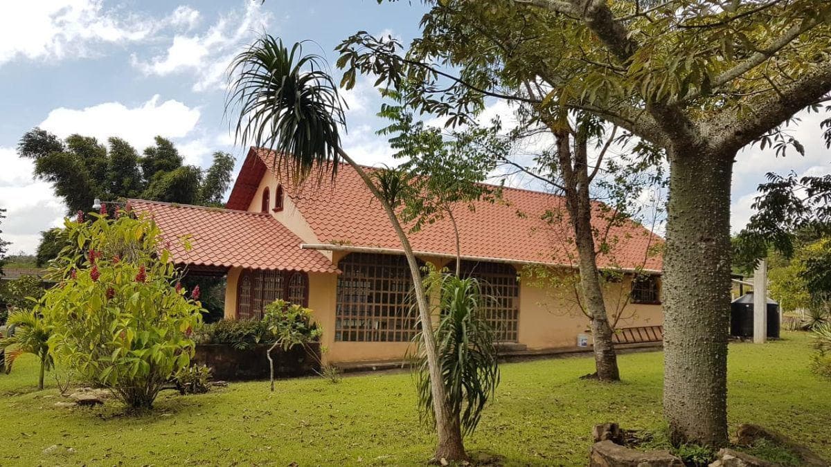 SE VENDE Quinta en Fraccionamiento campestre Los olivos II - 1