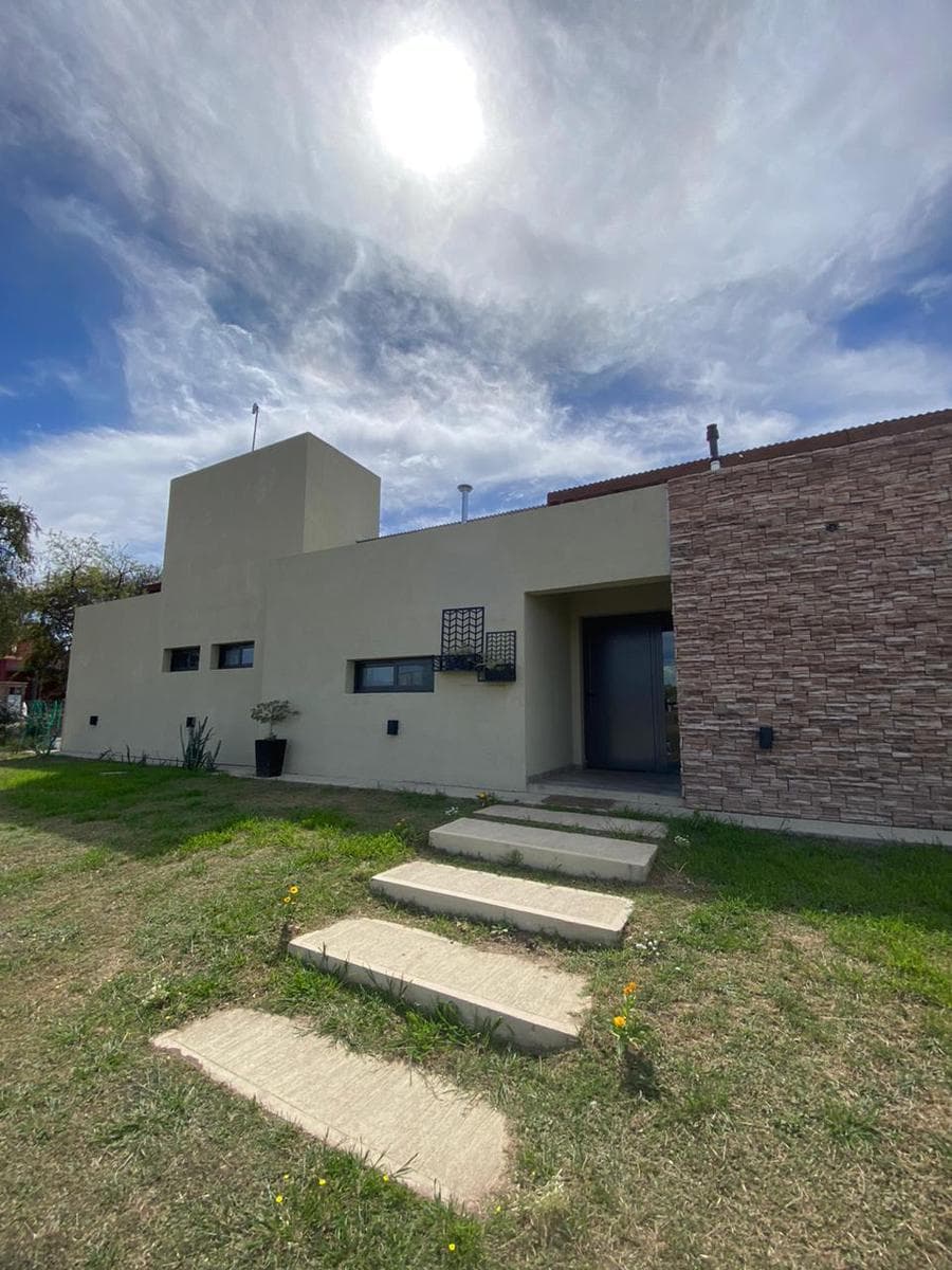 Casa en venta de tres dormitorios, valle del Golf, Córdoba - 1