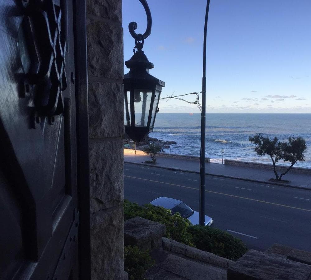 MAGNIFICA CASA EN VENTA FRENTE AL MAR - 1