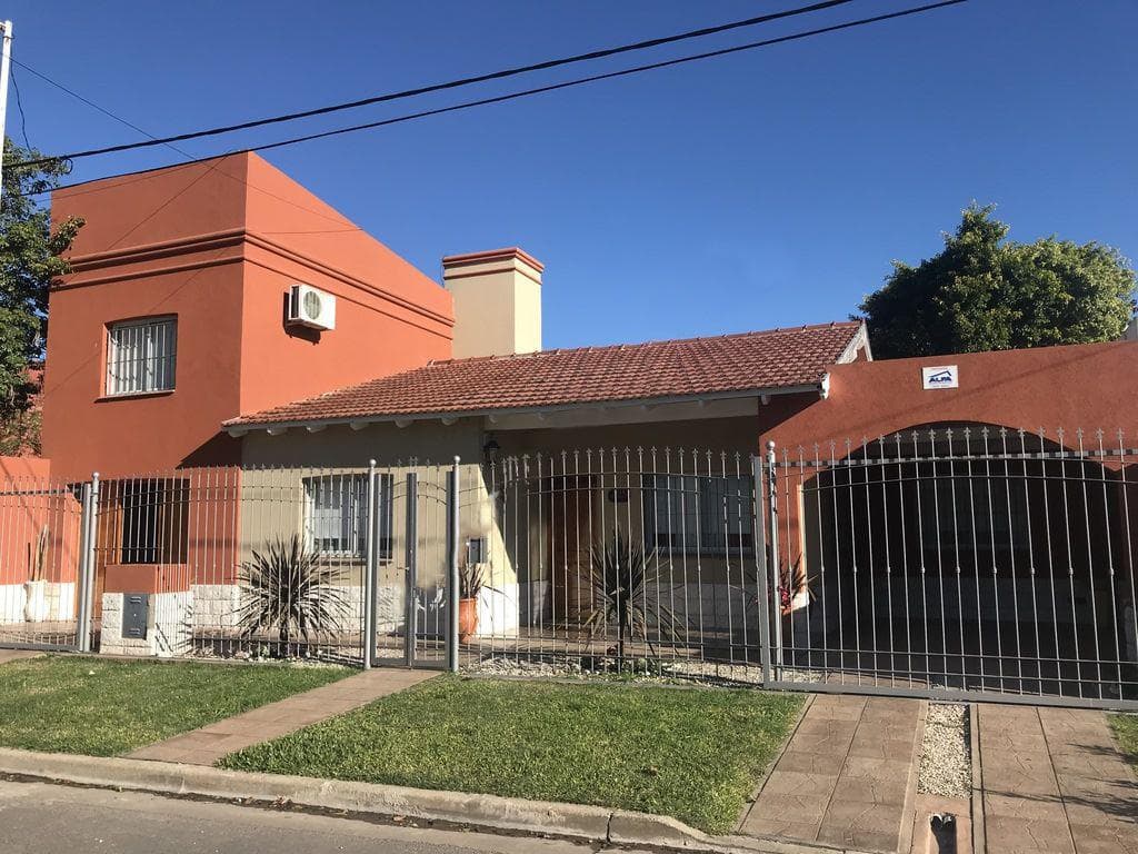 Casa en Venta en excelente ubicacion - 1