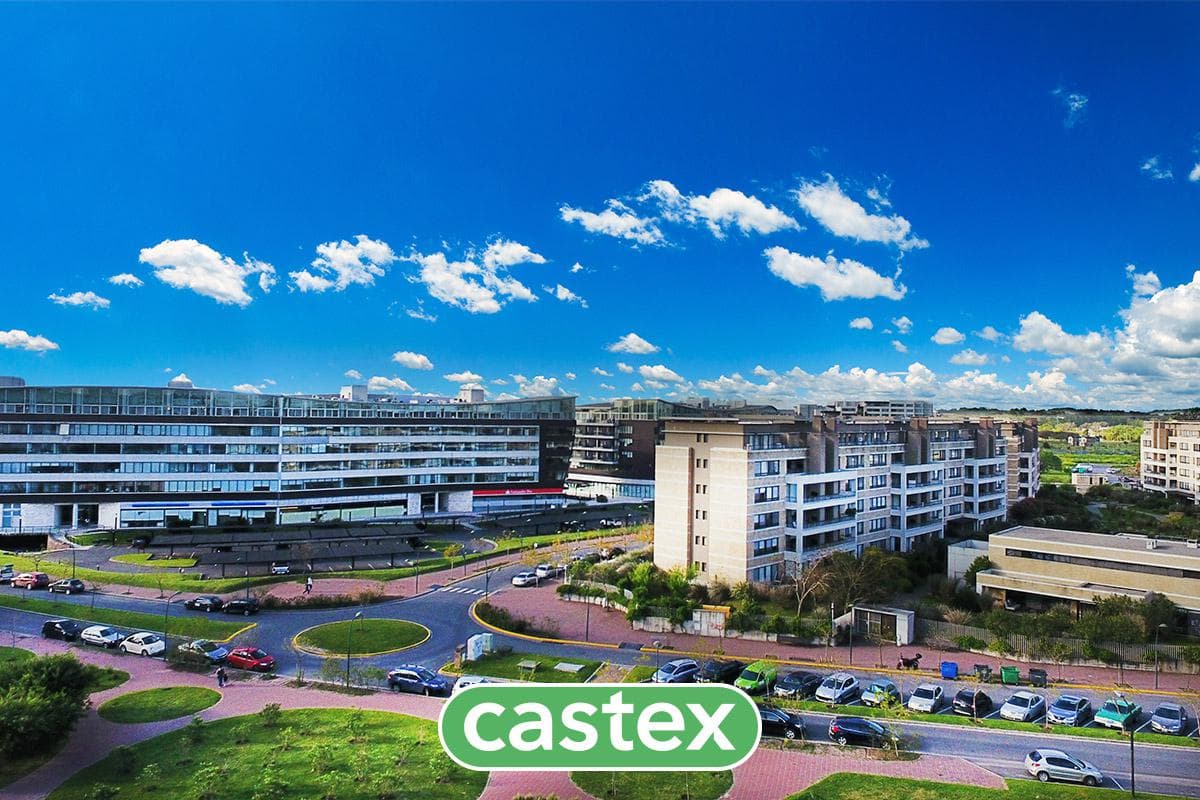 Lote al lago central de Los Puentes, Nordelta en venta con financiación - 1