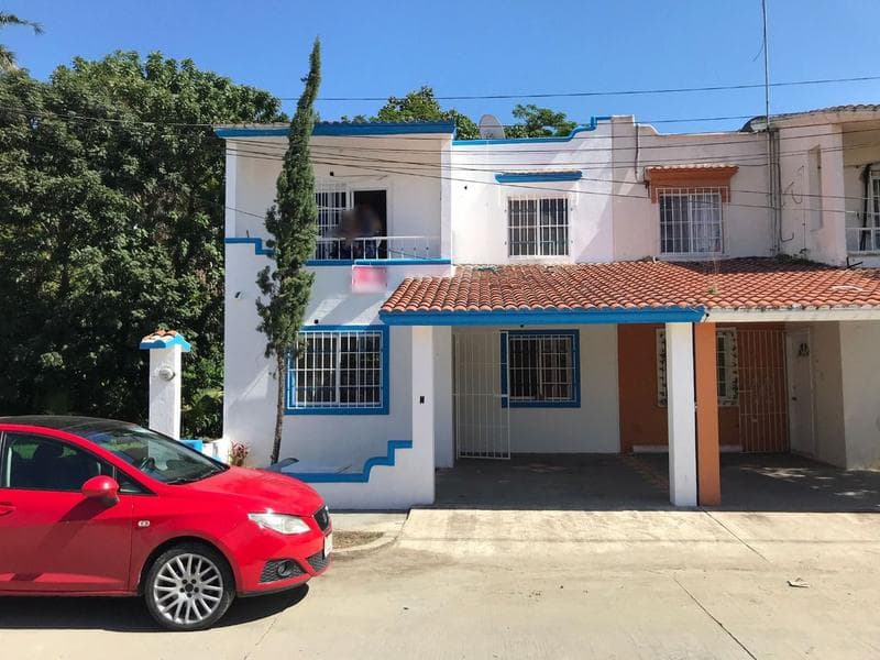 CASA EN VENTA - 1