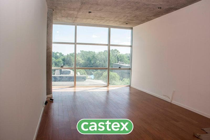 Oportunidad de inversión! Oficina en venta con renta en Pilar - 1