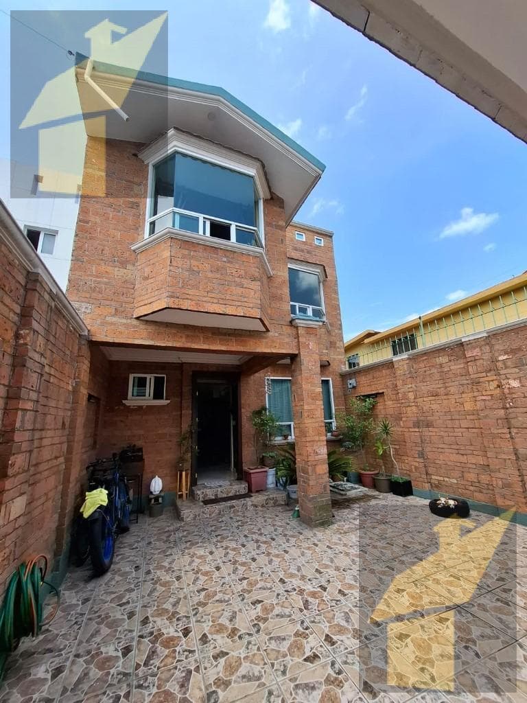 CASA EN VENTA EN PRIVADA COLONIA JARDINES DE LA CRESPA CERCA DE GALERIAS TOLUCA - 1