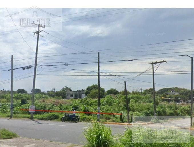 TERRENO EN VENTA FRENTE A COVADONGA EN ESQUINA - 1