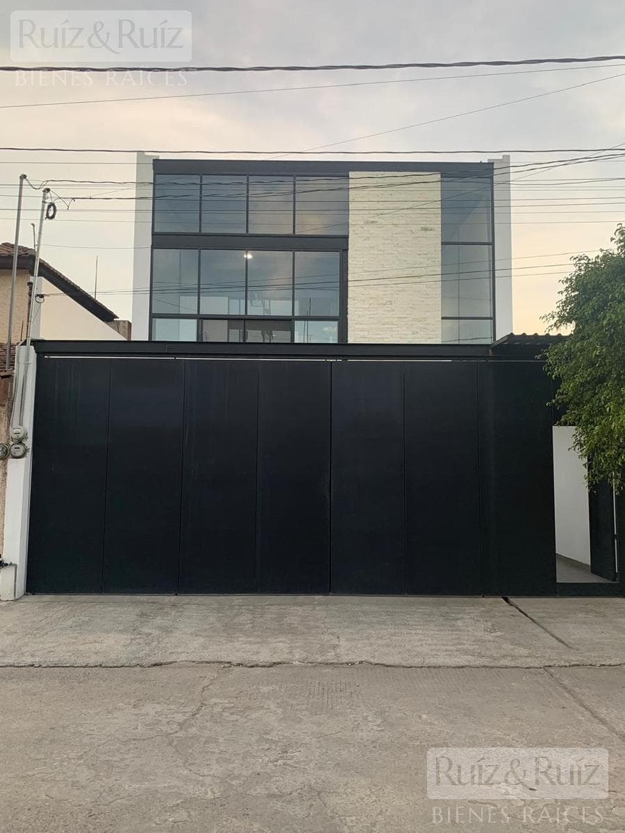 OFICINAS EN VENTA EN ZONA ESTE, EN COL. PUNTO VERDE, CERCA DE LA DEPORTIVA DEL ESTADO. - 1