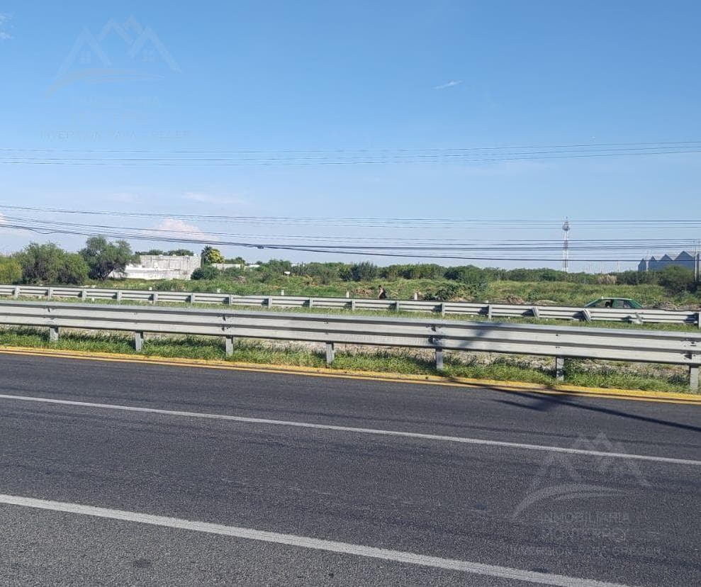 Terreno en renta de 2 hectáreas carretera Monterrey Laredo ciénega de Flores nuevo León . - 1