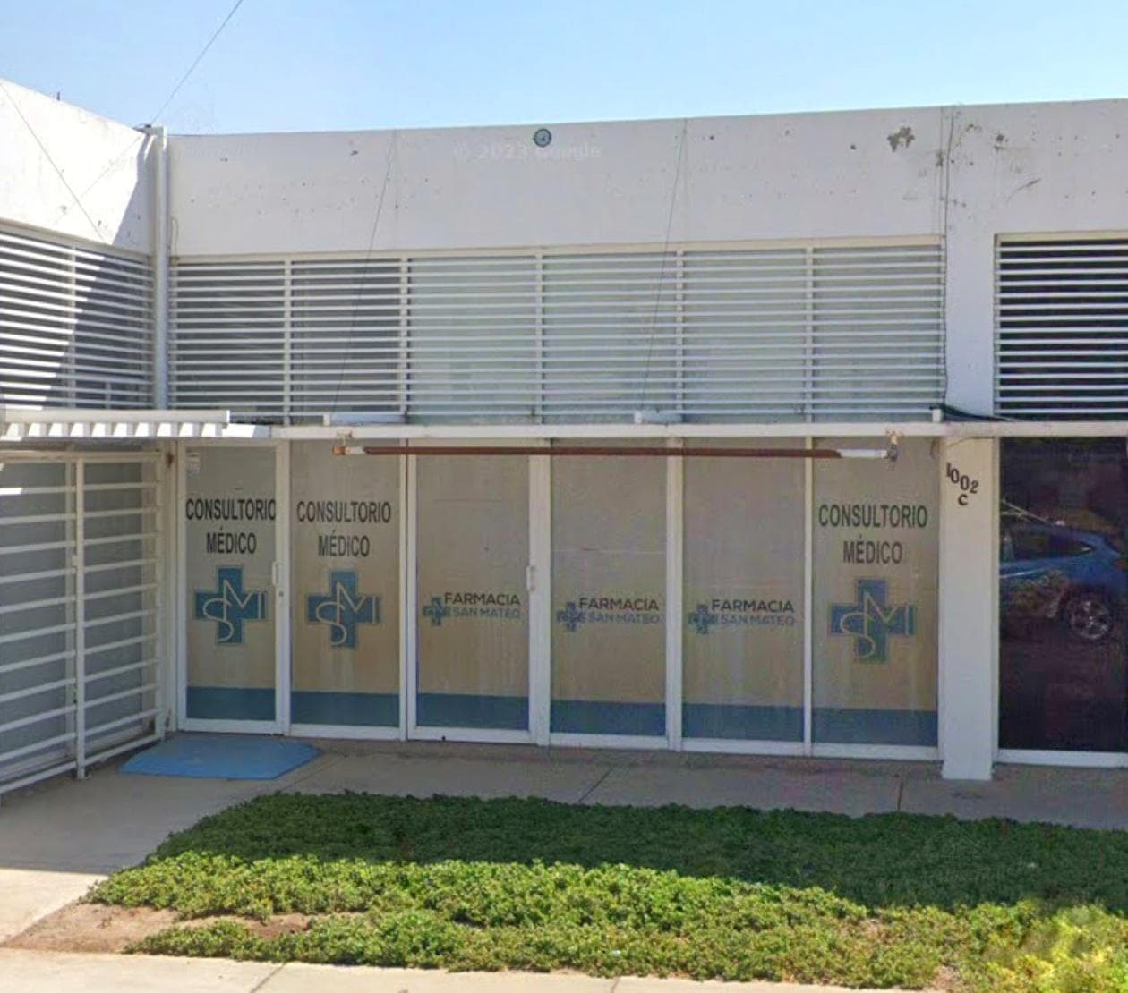 Local en Eugenio Garza Sada - 1