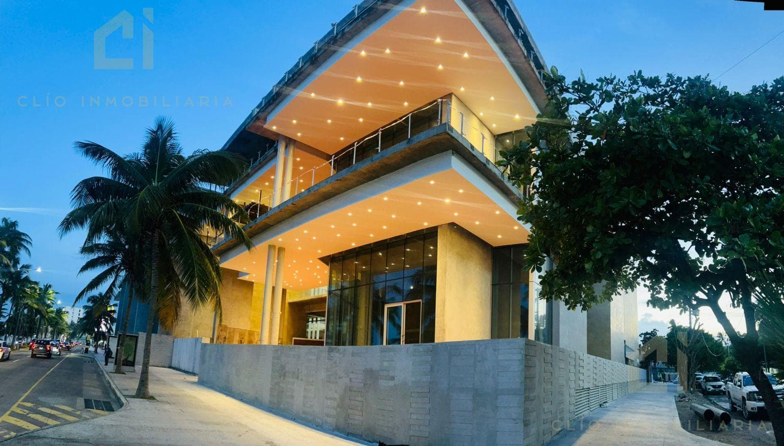 Locales en Renta - Plaza Comercial Puerto Caoba, Veracruz - con Vista al Mar - 1