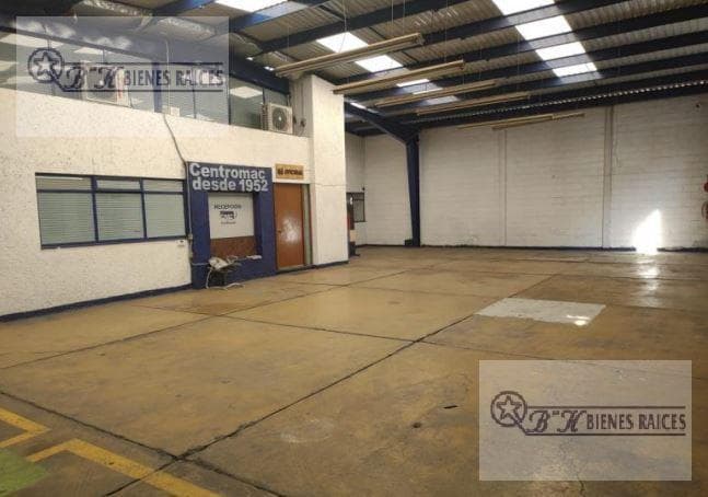 Bodega en Venta, San Francisco Cuautlalpan Oportunidad Única a pie de calle sobre Periférico - 1