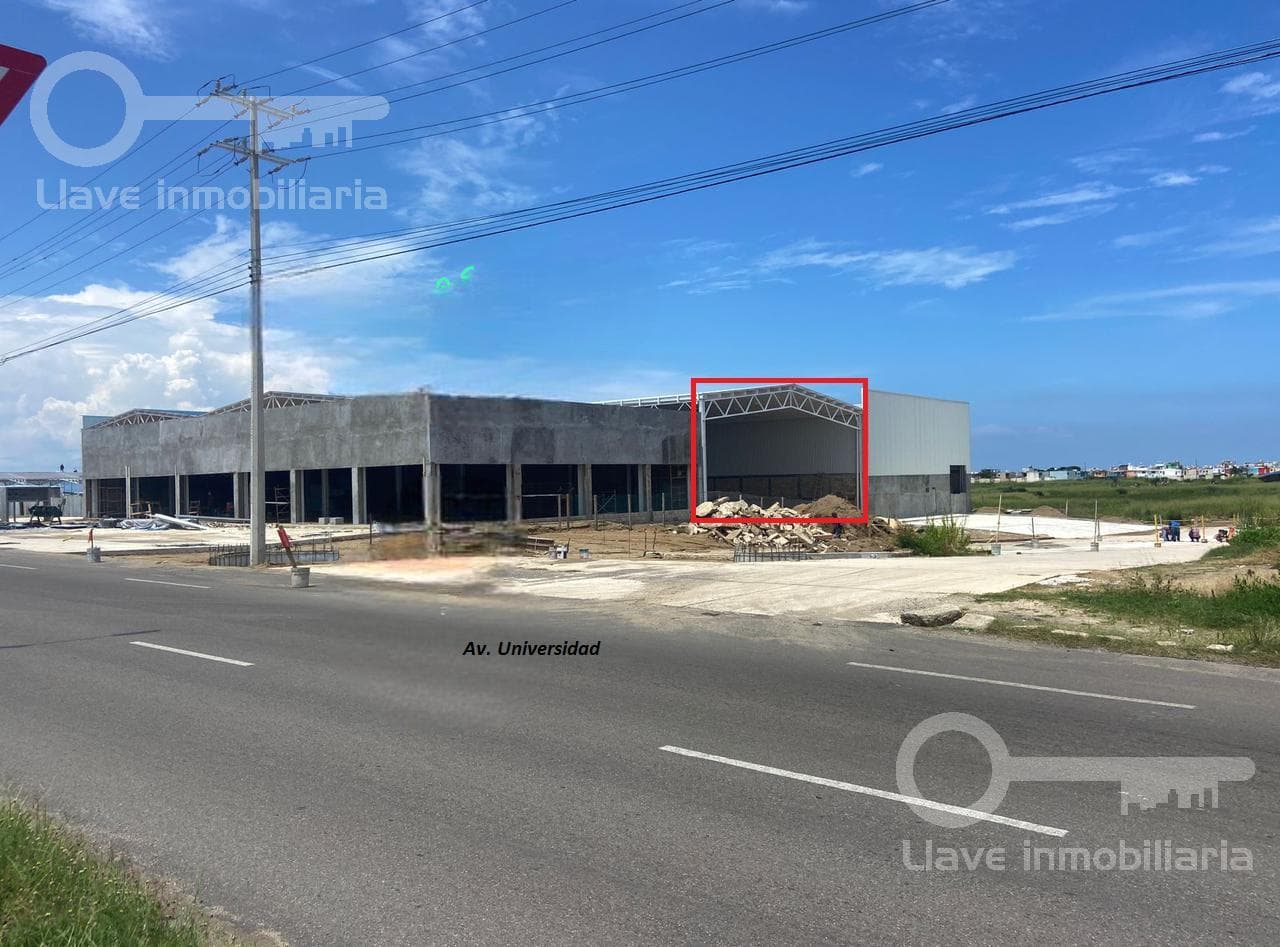 Bodega en renta ubicada en Interior 3, Col. Parque Tecnológico Puerto México, Esq. Av. Universidad, Coatzacoalcos, Veracruz. - 1