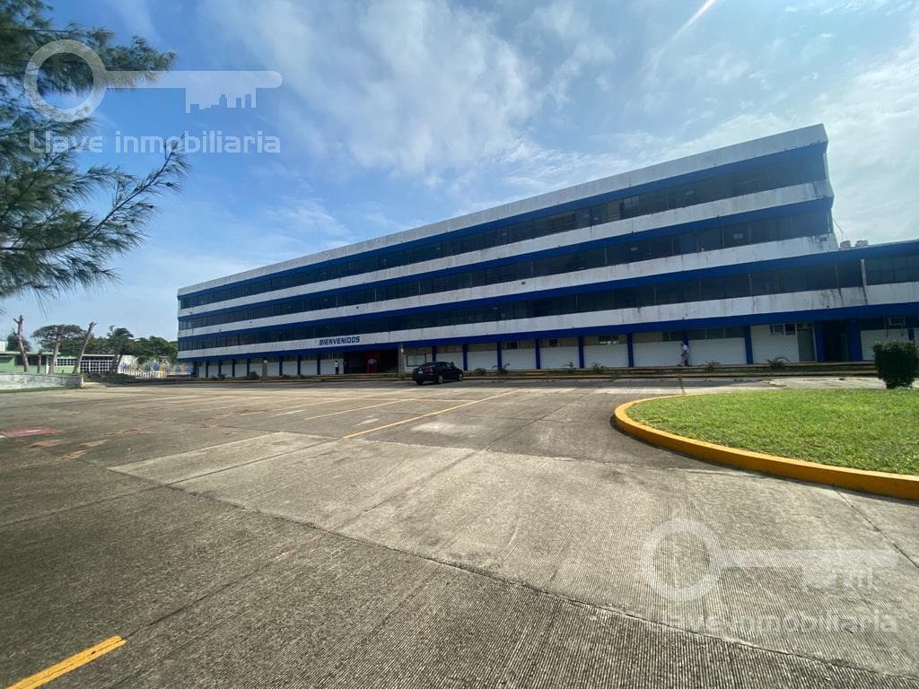 Terreno comercial en renta ubicado en Av. Universidad, Col. Santa Cecilia, en Coatzacoalcos, Ver. - 1