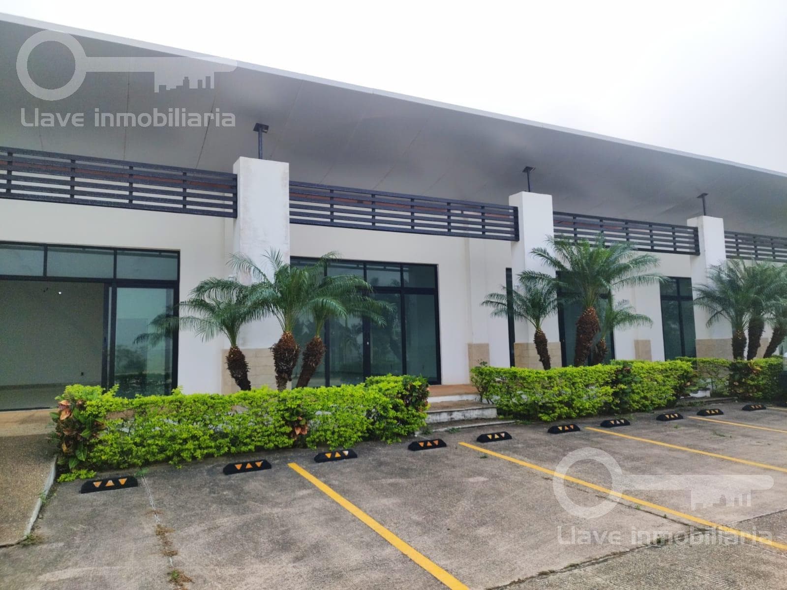 Local comercial en renta ubicado en Fracc. Rio Sur , Carretera Coatzacoalcos-Mina, Col. Canticas, Cosoleacaque, Veracruz. - 1