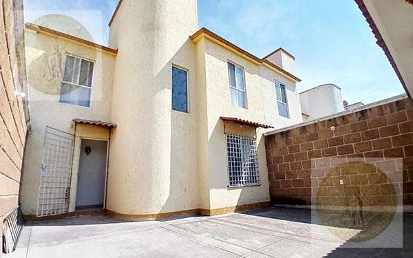 Agradable casa en venta - 1