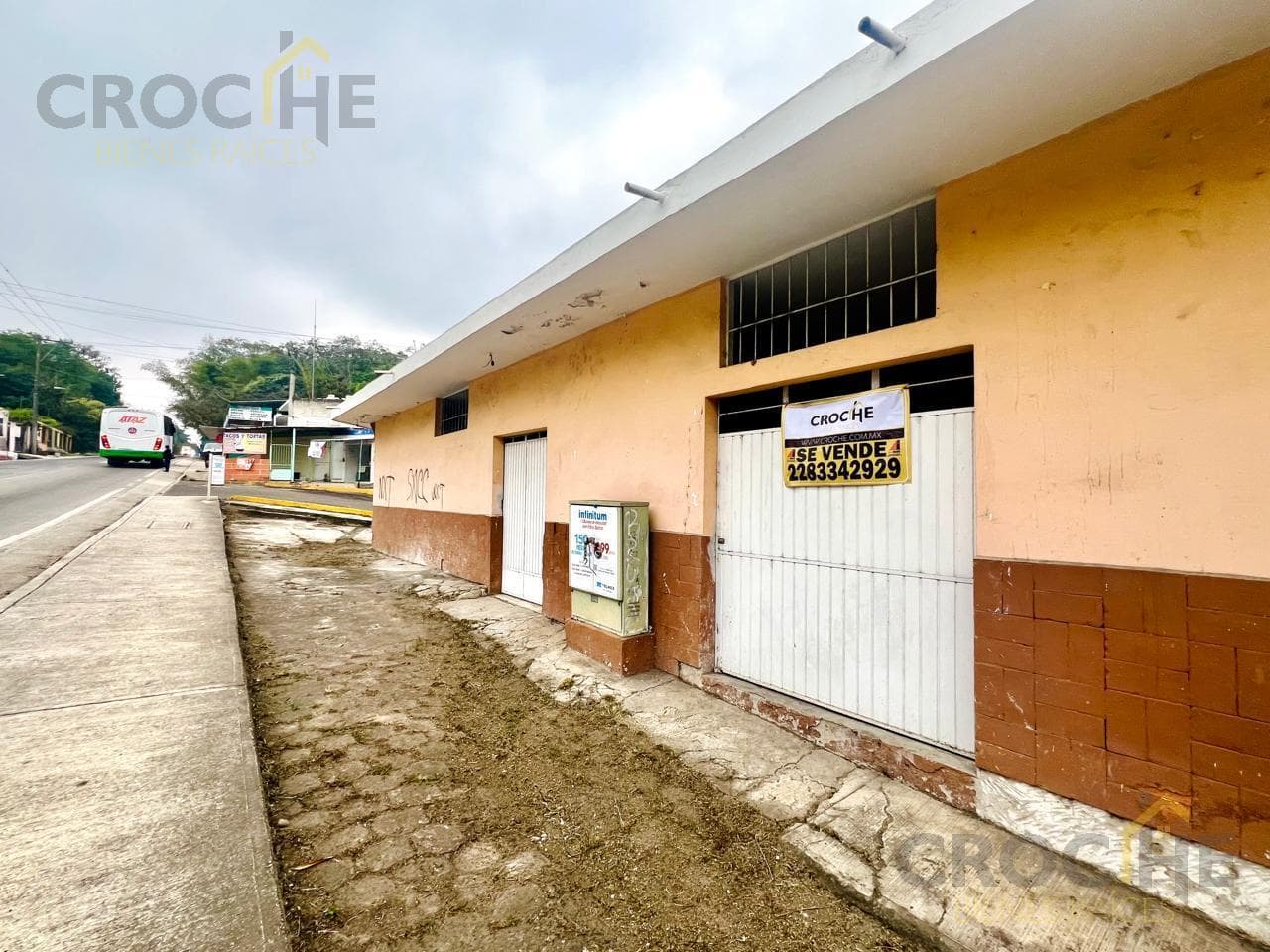 Locales comerciales en venta sobre carretera Las Trancas - Coatepec - 1
