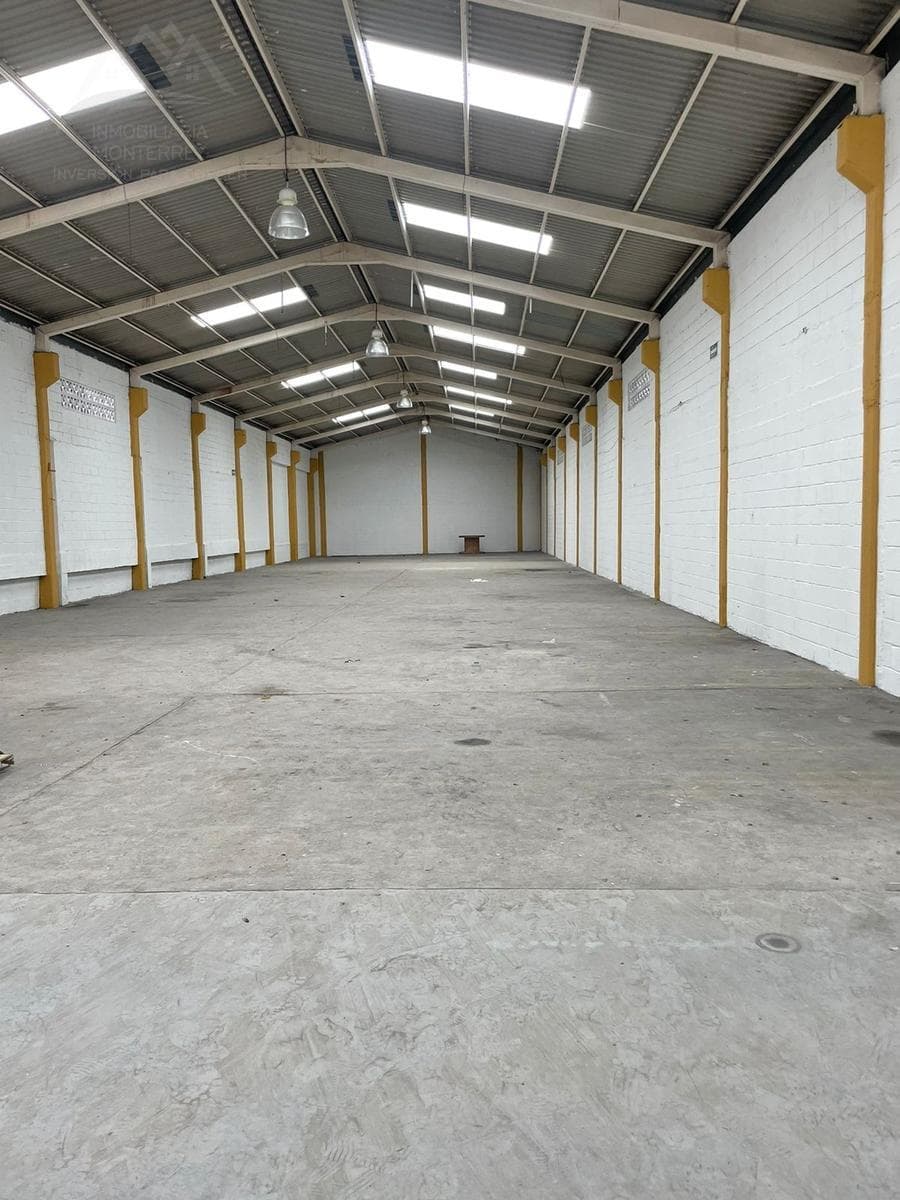 Bodega en renta de 1000 metros Industrial San nicolas Nuevo León. - 1