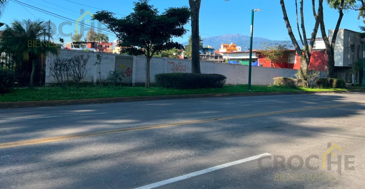Terreno en venta/renta en Av. Ávila Camacho en Xalapa, Ver. - 1