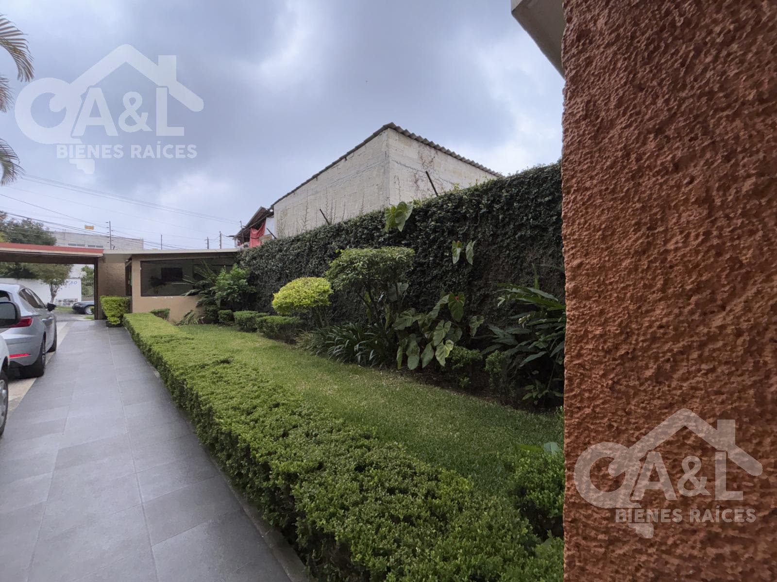 Propiedad en Venta a media cuadra de Avenida Americas - 1