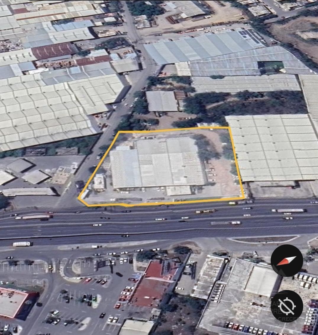 Terreno en renta de 9000 metros con bodega de 2500 metros S - 1