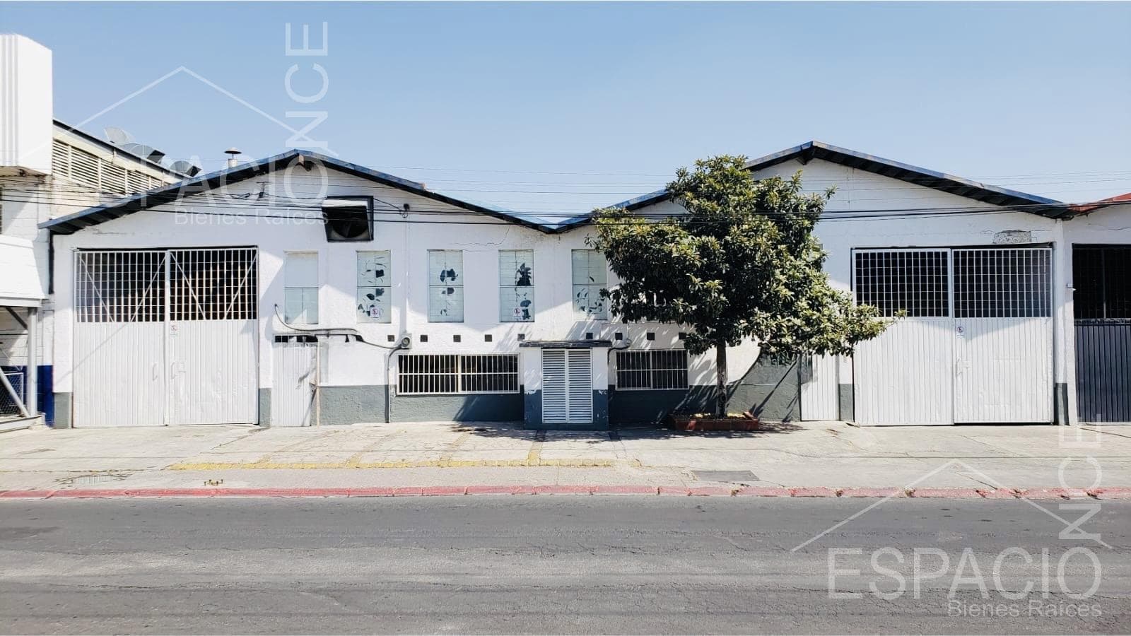 Nave Industrial en Zona industrial Civac - 1