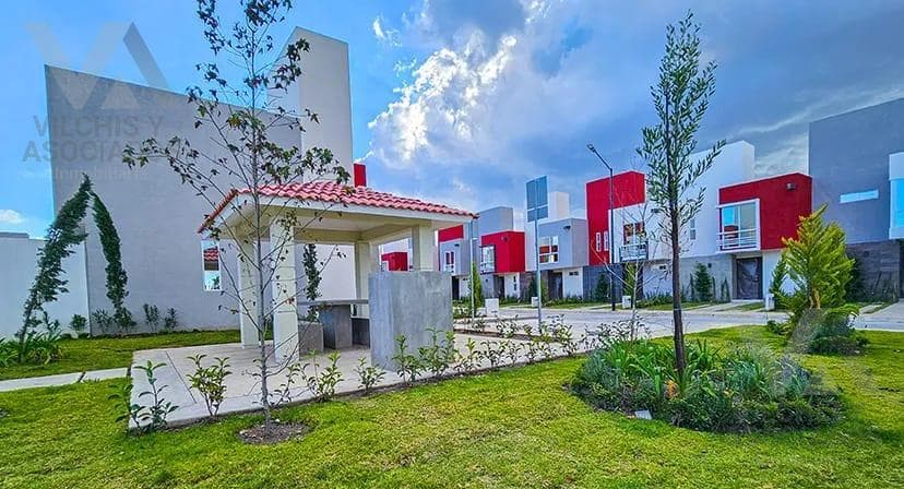 CASA EN VENTA IMPERIO REAL MOD. CEDRO - 1