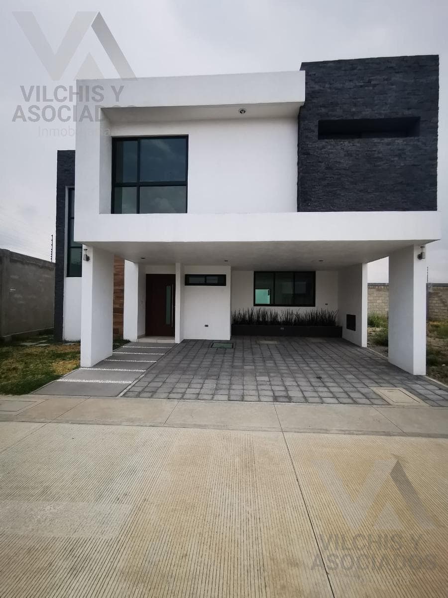 CASA EN RENTA EN CONDOMINIO ROMA, MODELO ROMINA - 1