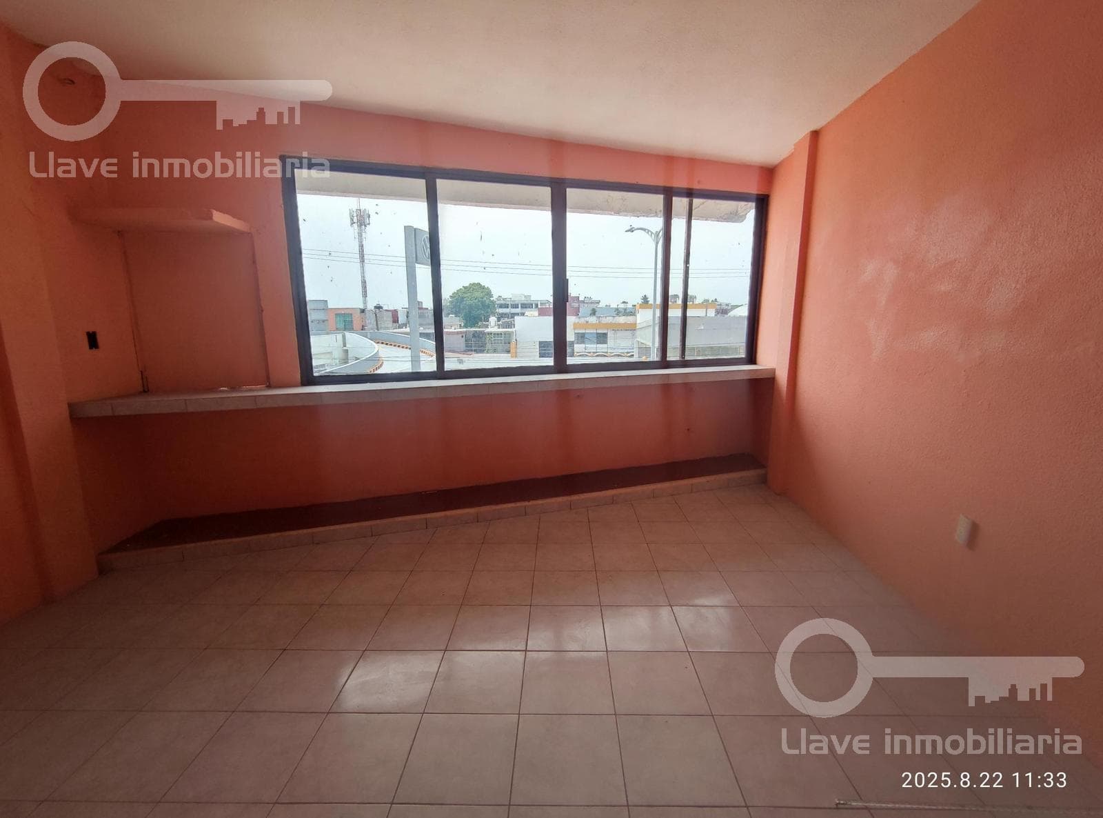 Oficina en Renta en Av. Ignacio Zaragoza, Col. Centro , Coatzacoalcos, Ver. - 1