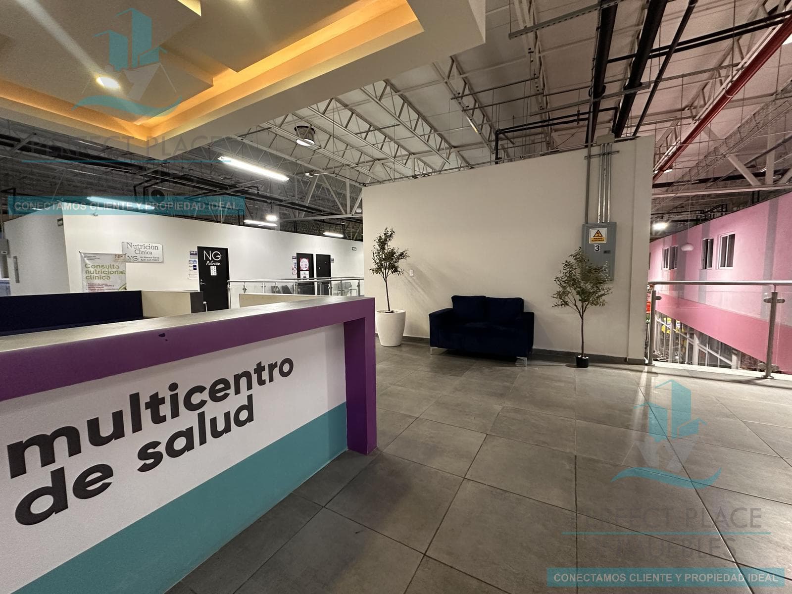 CONSULTORIO EN RENTA EN MULTICOMERCIAL APODACA - 1