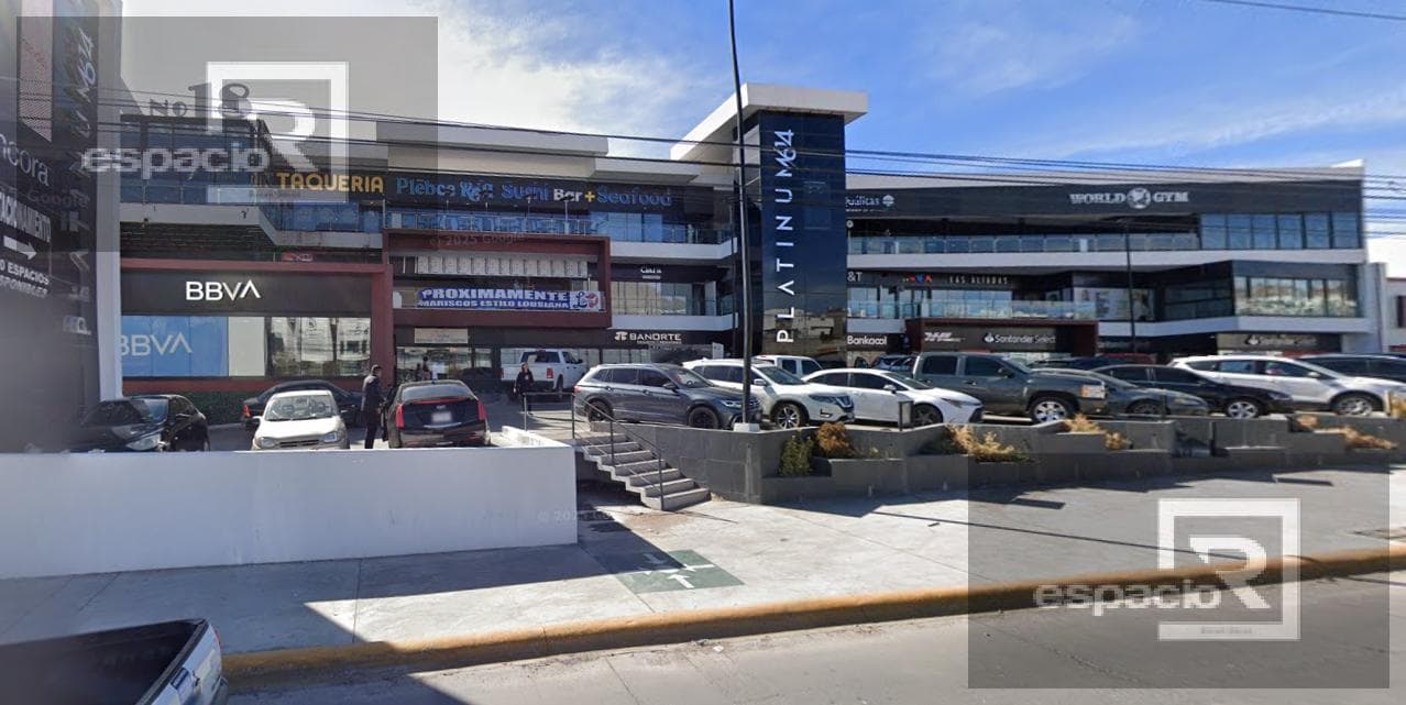 LOCAL EN RENTA EN PLAZA PLATINUM - 1