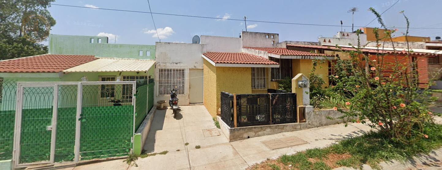 CASA A LA VENTA EN COLONIA ARNADAS CENTRO, FRACCIONAMIENTO TIERRA ROJA, ARANDAS, JALISCO, A 10 MINUTOS DE LA ZONA CENTRO. - 1