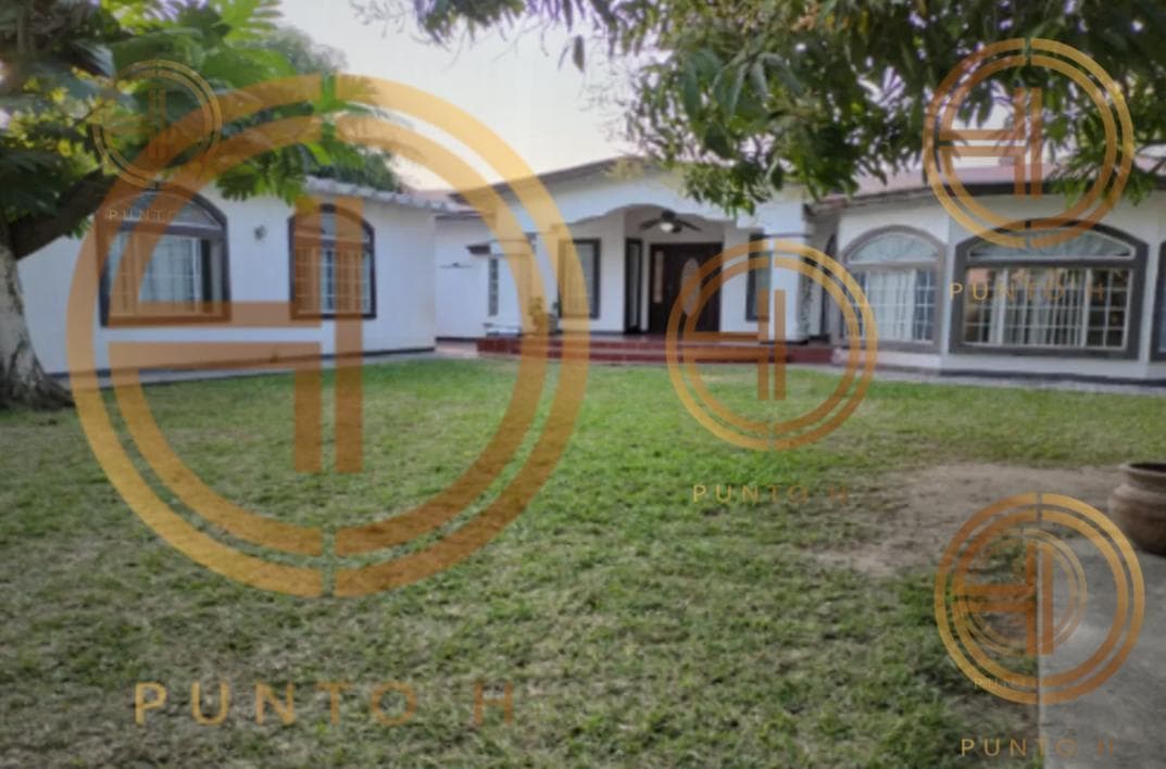Casa en Venta en Francisco I. Madero a 4 min. de la U. Deportiva Cerro de Ortega, Tecomán, Colima. - 1